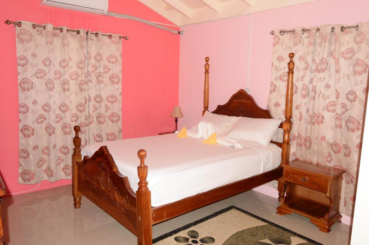 Josan'S Haven Villa Ocho Rios Exterior foto